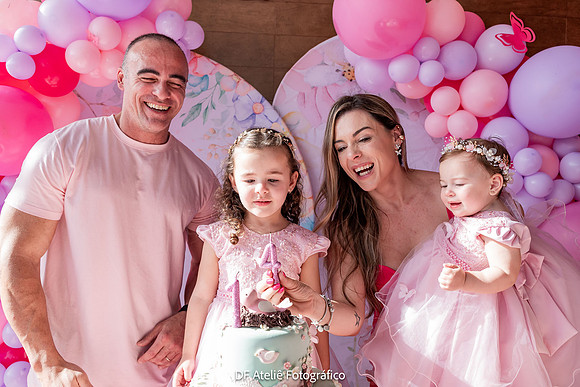 0104 - Maria Eduarda 4 anos e Manuela 1 ano - DF4_1727