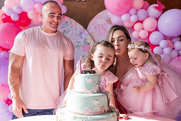 0103 - Maria Eduarda 4 anos e Manuela 1 ano - DF4_1717