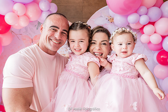 0042 - Maria Eduarda 4 anos e Manuela 1 ano - DF4_1468